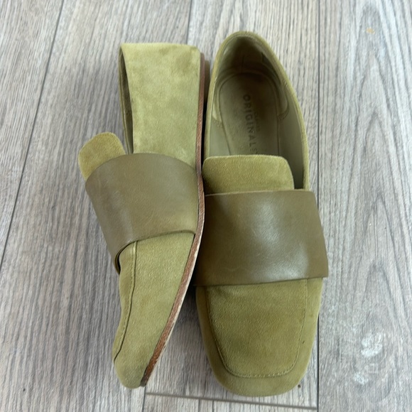 Clarks Shoes - Clarks suede Lagenlook minimalist olive green loafer